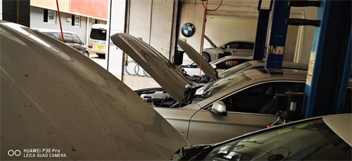 汽車掛在空擋時出現(xiàn)抖動有可能是什么原因？